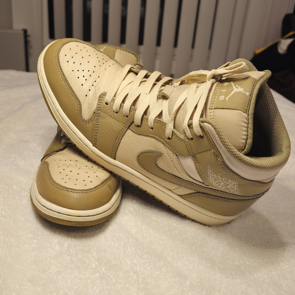 Air Jordan Retro High Legend 10